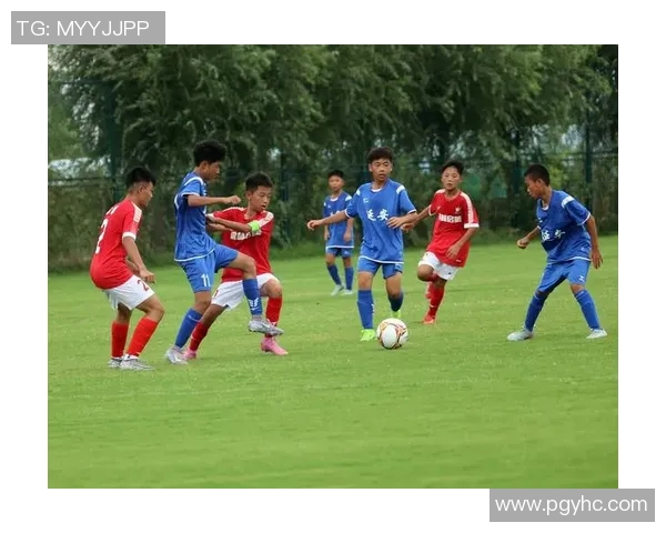 里昂对决强敌全力争胜期待精彩赛事展现足球魅力与激情